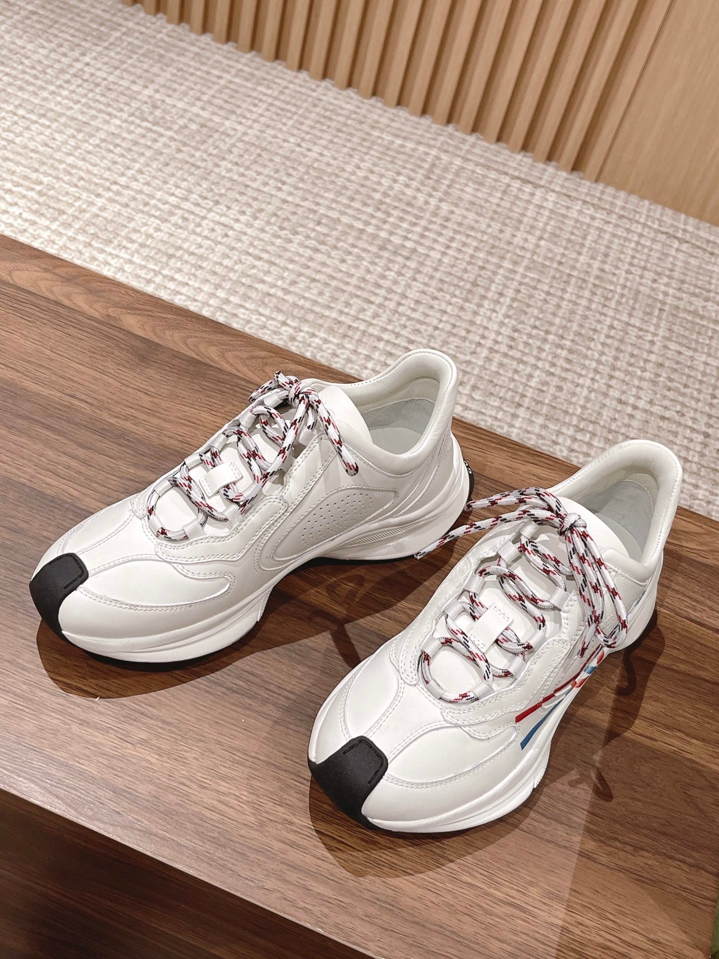Designer Sneakers Shoes – Lifestyle Sneakers, Latest Sneakers
