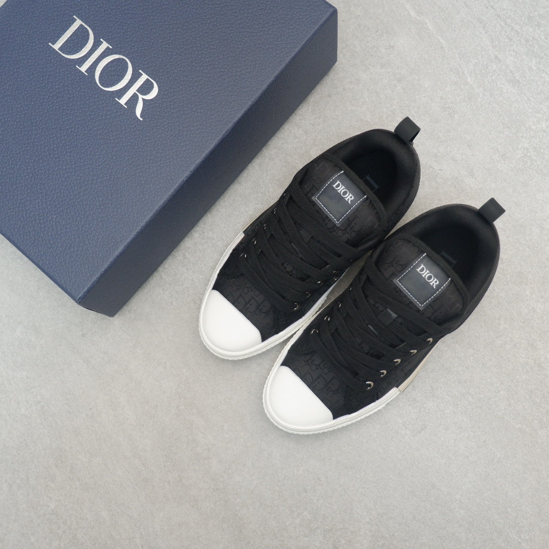 Designer Sneakers Shoes – Lifestyle Sneakers, Latest Sneakers