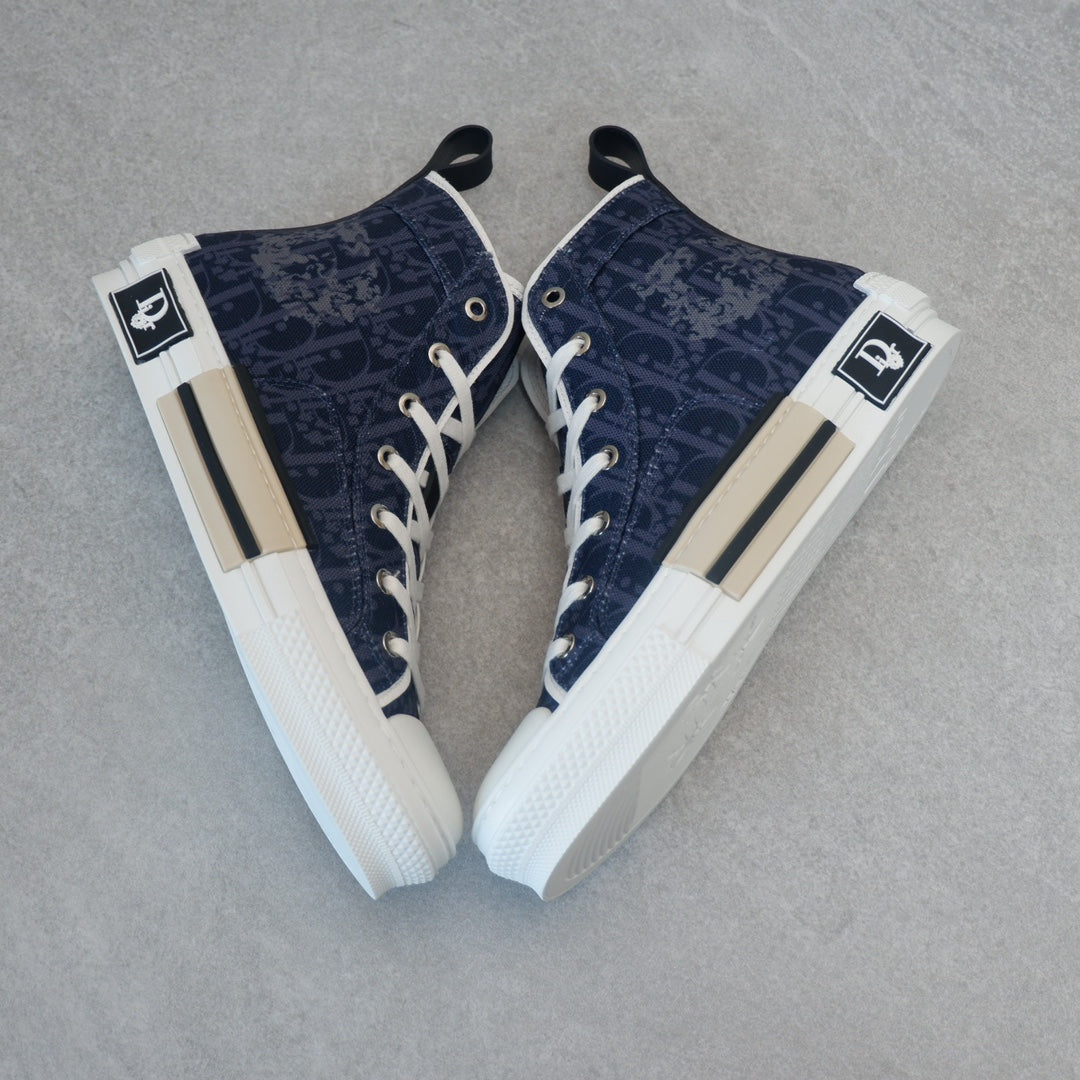 Designer Sneakers Shoes – Lifestyle Sneakers, Latest Sneakers