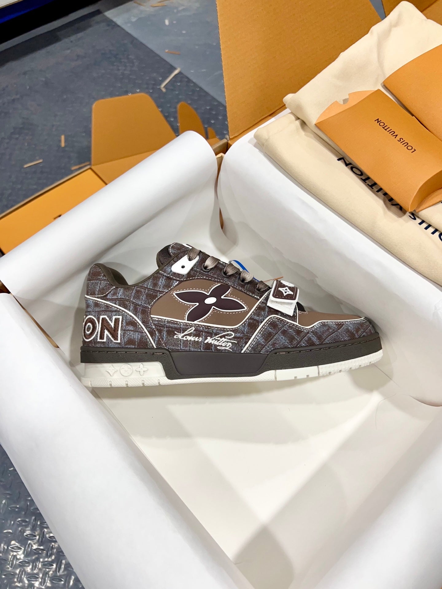 Designer Sneakers Shoes – Sneakers Shoes, Lifestyle Running Shoes, Latest Sneaker