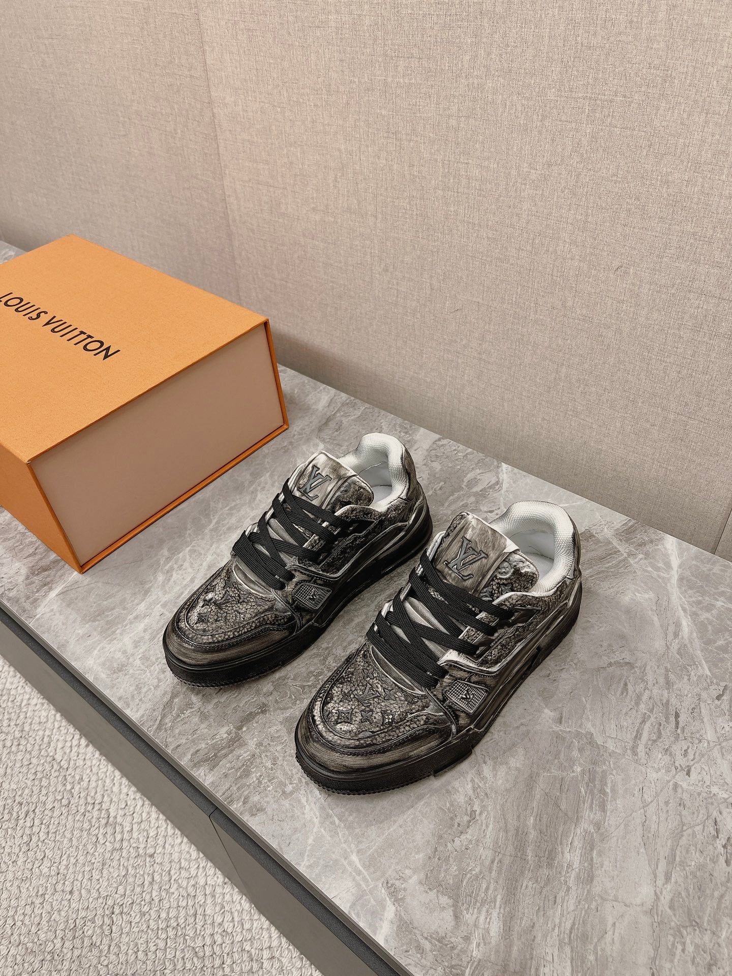 Louis Vuitton LV Trainer Sneakers for Men and Women – Premium Leather Designer Shoes