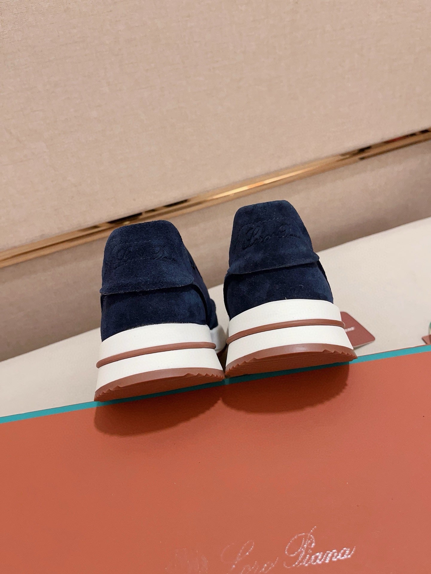 Designer Sneakers Shoes – Sneakers Shoes, Lifestyle Running Shoes, Latest Sneaker