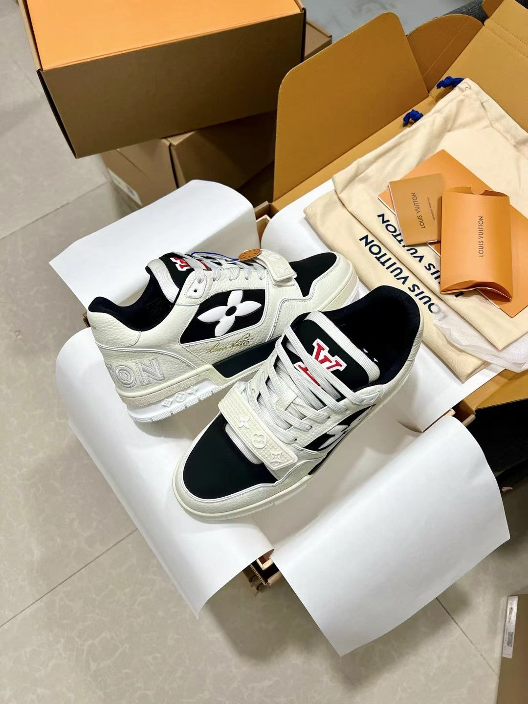Louis Vuitton LV Trainer Sneakers for Men and Women β Premium Leather Designer Shoes