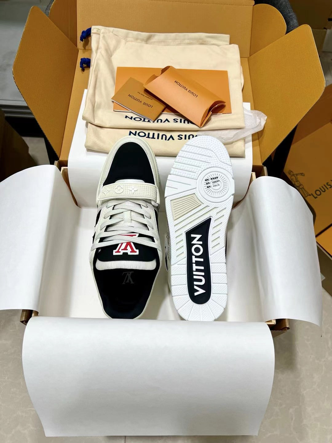 Louis Vuitton LV Trainer Sneakers for Men and Women – Premium Leather Designer Shoes
