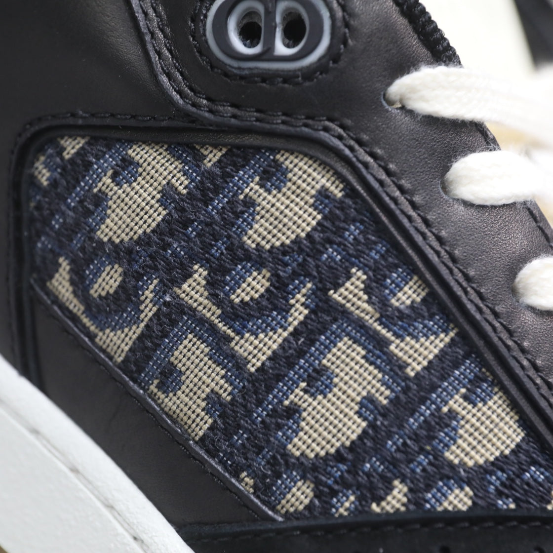 Designer Sneakers Shoes – Lifestyle Sneakers, Latest Sneakers