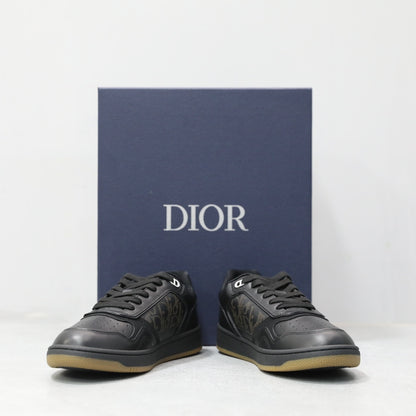 Designer Sneakers Shoes – Lifestyle Sneakers, Latest Sneakers