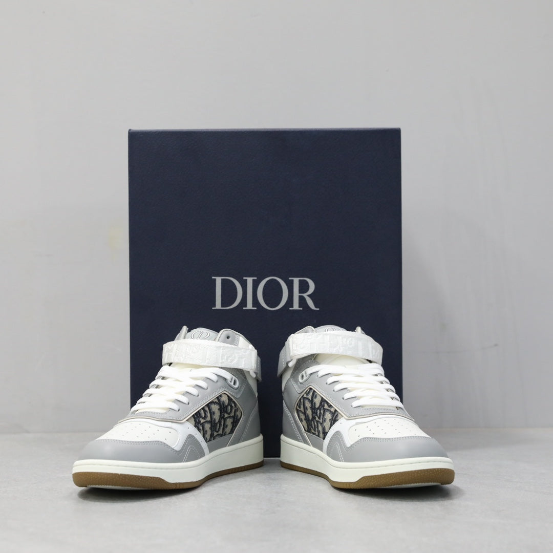 Designer Sneakers Shoes – Lifestyle Sneakers, Latest Sneakers