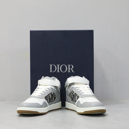 Designer Sneakers Shoes – Lifestyle Sneakers, Latest Sneakers