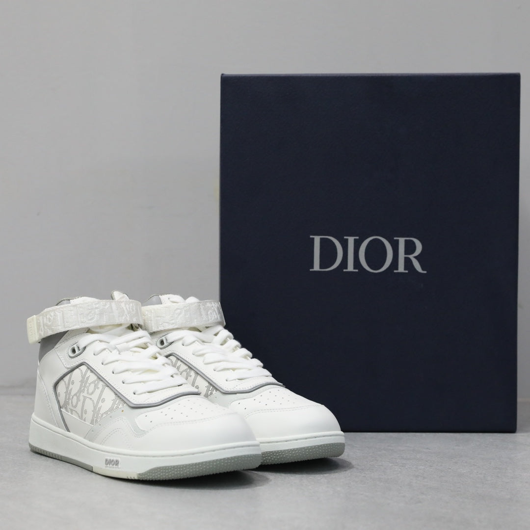 Designer Sneakers Shoes – Lifestyle Sneakers, Latest Sneakers