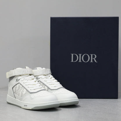 Designer Sneakers Shoes – Lifestyle Sneakers, Latest Sneakers