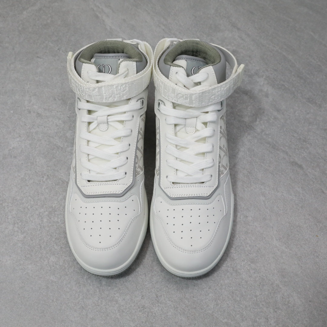 Designer Sneakers Shoes – Lifestyle Sneakers, Latest Sneakers