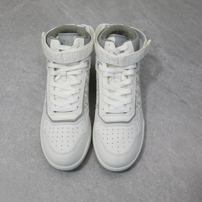 Designer Sneakers Shoes – Lifestyle Sneakers, Latest Sneakers