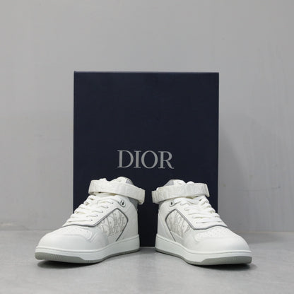 Designer Sneakers Shoes – Lifestyle Sneakers, Latest Sneakers