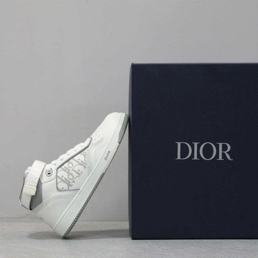 Designer Sneakers Shoes – Lifestyle Sneakers, Latest Sneakers