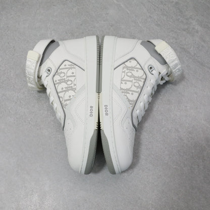 Designer Sneakers Shoes – Lifestyle Sneakers, Latest Sneakers