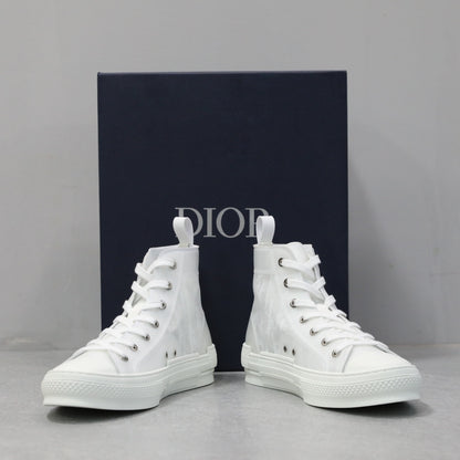 Designer Sneakers Shoes – Lifestyle Sneakers, Latest Sneakers