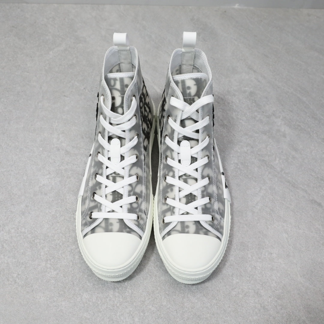 Designer Sneakers Shoes – Lifestyle Sneakers, Latest Sneakers