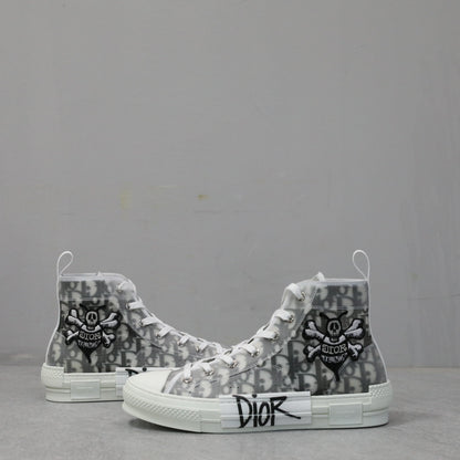 Designer Sneakers Shoes – Lifestyle Sneakers, Latest Sneakers