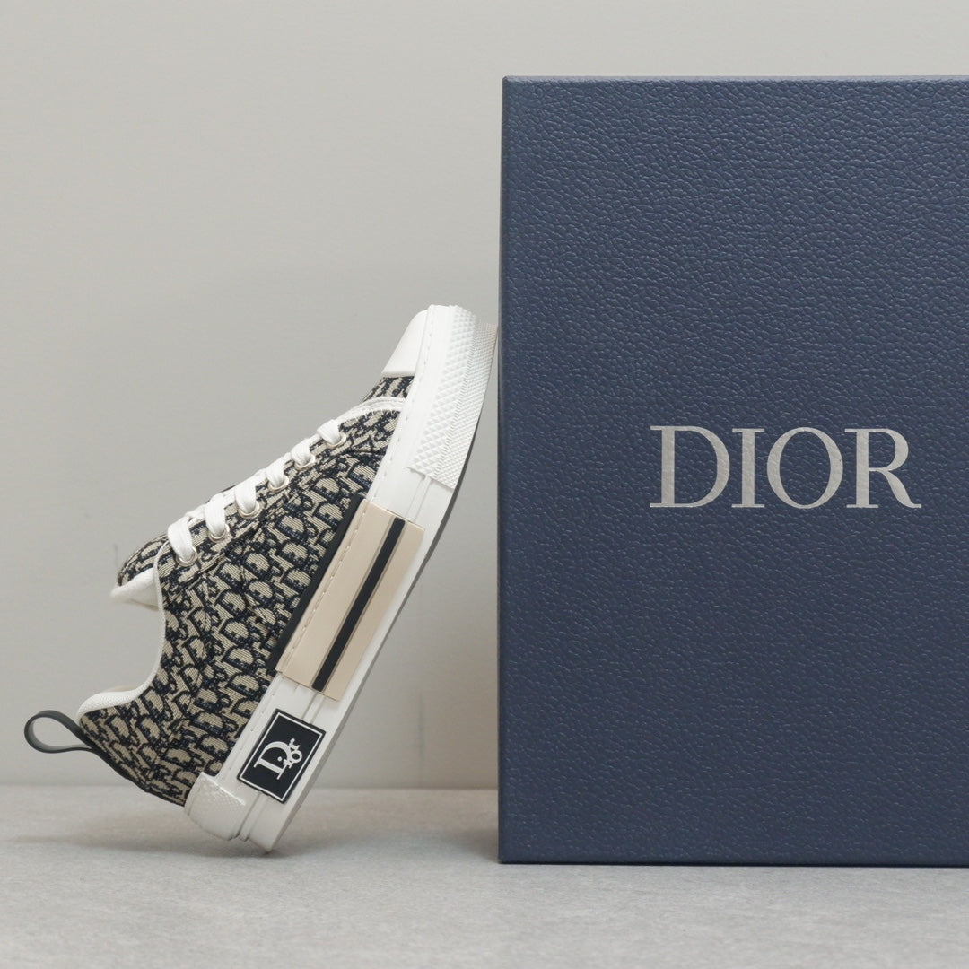 Designer Sneakers Shoes – Lifestyle Sneakers, Latest Sneakers
