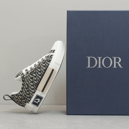 Designer Sneakers Shoes – Lifestyle Sneakers, Latest Sneakers