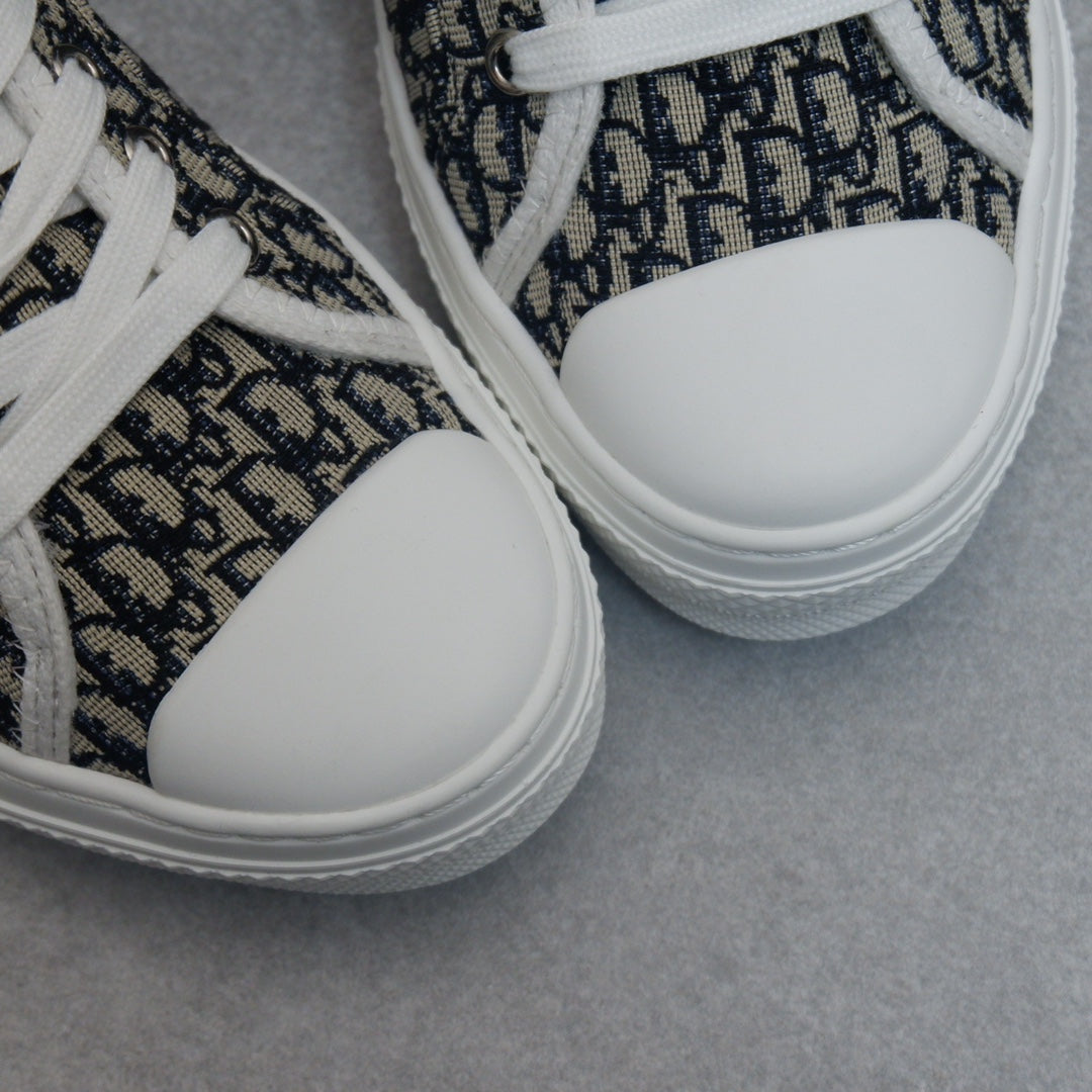 Designer Sneakers Shoes – Lifestyle Sneakers, Latest Sneakers