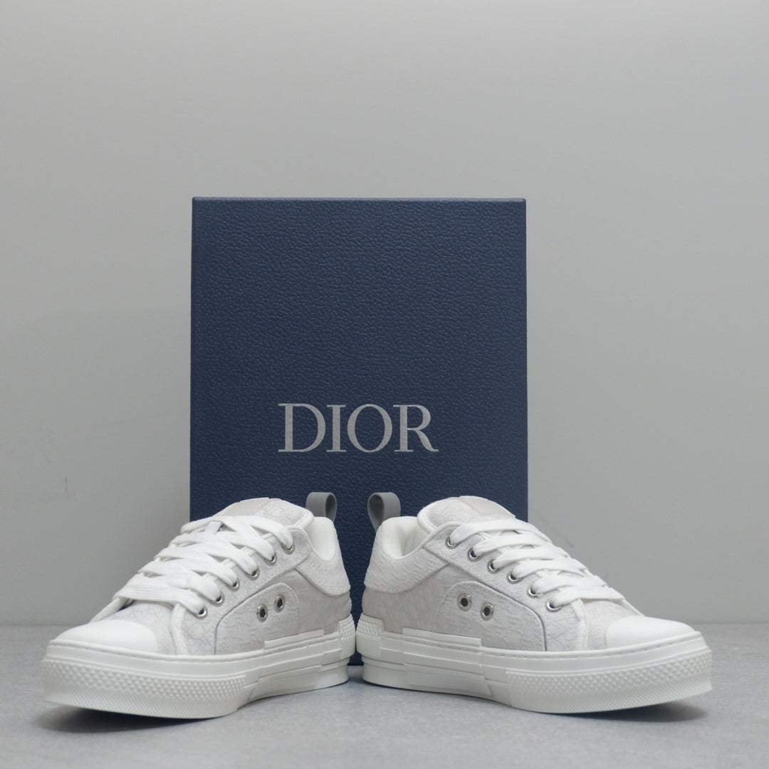 Designer Sneakers Shoes – Lifestyle Sneakers, Latest Sneakers