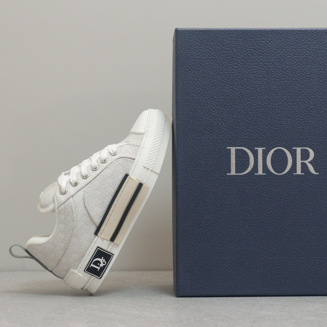 Designer Sneakers Shoes – Lifestyle Sneakers, Latest Sneakers