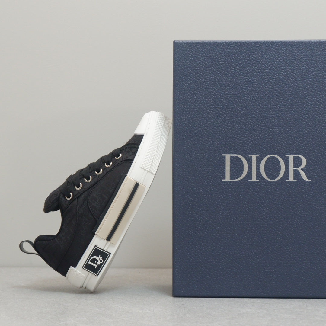 Designer Sneakers Shoes – Lifestyle Sneakers, Latest Sneakers