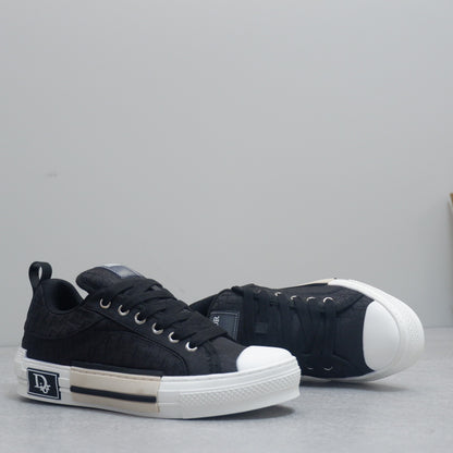 Designer Sneakers Shoes – Lifestyle Sneakers, Latest Sneakers