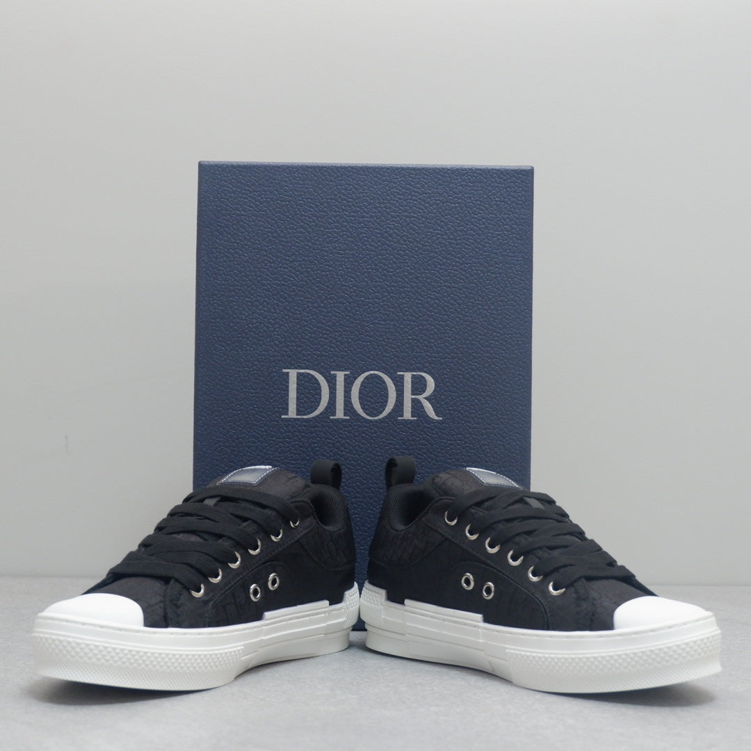 Designer Sneakers Shoes – Lifestyle Sneakers, Latest Sneakers