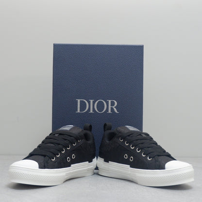 Designer Sneakers Shoes – Lifestyle Sneakers, Latest Sneakers