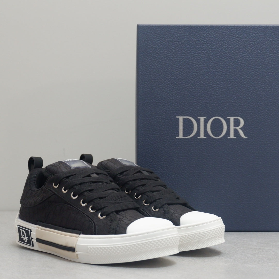 Designer Sneakers Shoes – Lifestyle Sneakers, Latest Sneakers