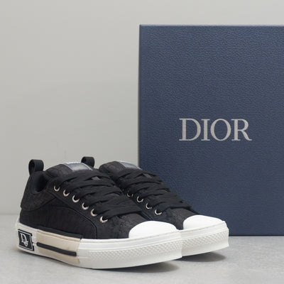 Designer Sneakers Shoes – Lifestyle Sneakers, Latest Sneakers