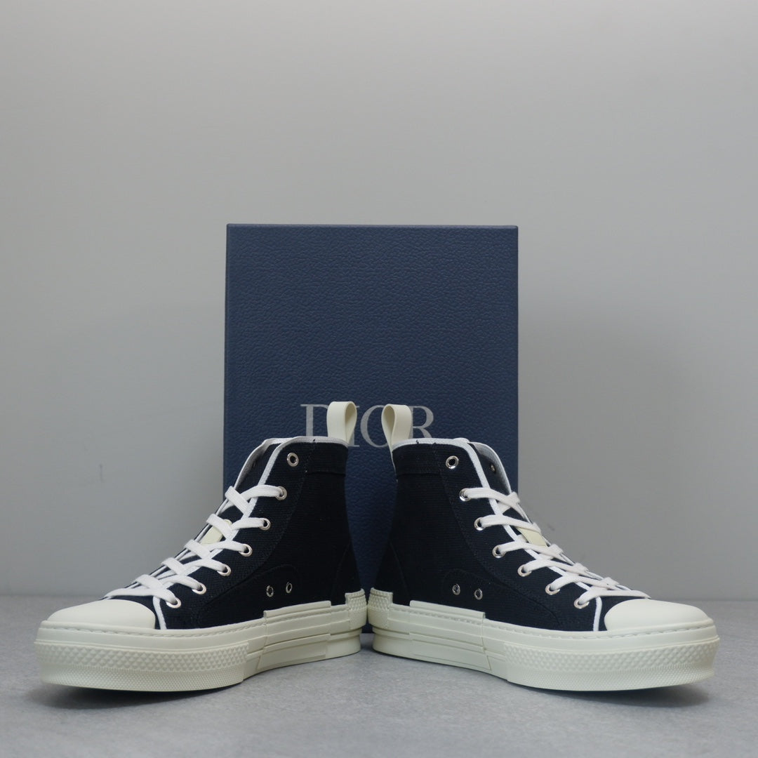 Designer Sneakers Shoes – Lifestyle Sneakers, Latest Sneakers