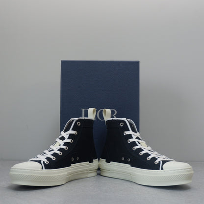 Designer Sneakers Shoes – Lifestyle Sneakers, Latest Sneakers