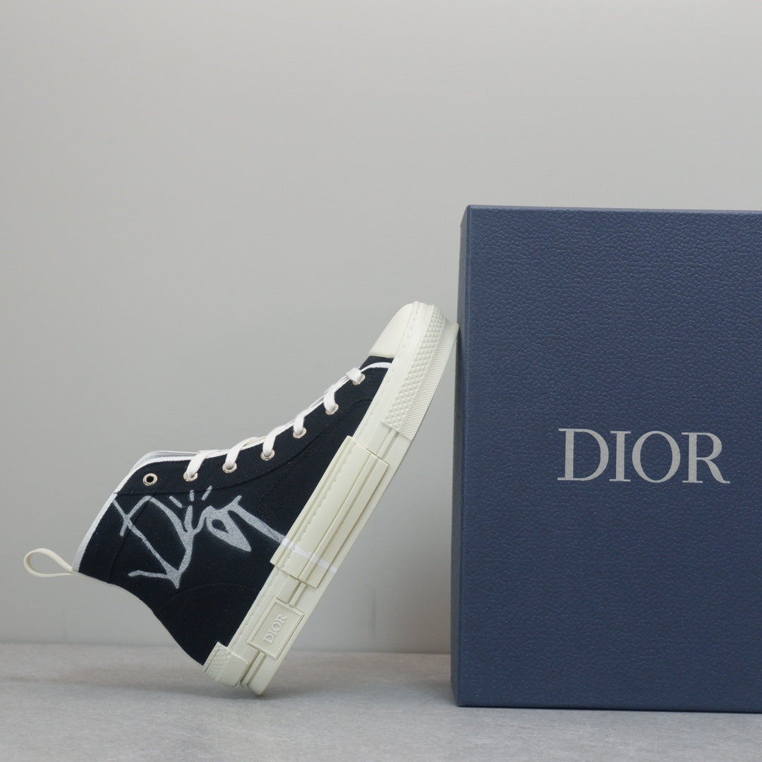 Designer Sneakers Shoes – Lifestyle Sneakers, Latest Sneakers