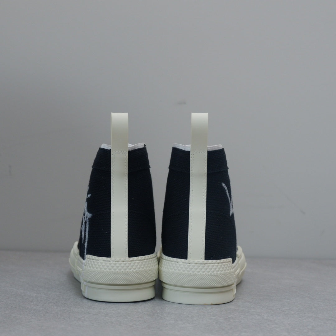 Designer Sneakers Shoes – Lifestyle Sneakers, Latest Sneakers