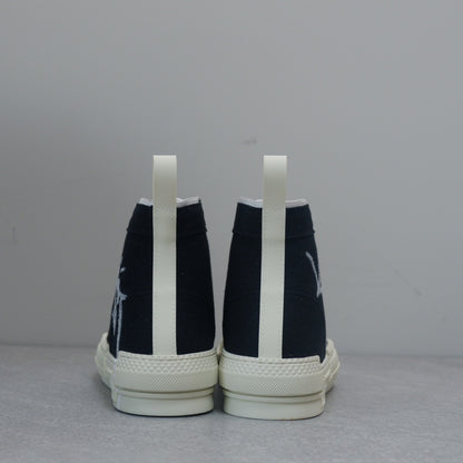 Designer Sneakers Shoes – Lifestyle Sneakers, Latest Sneakers