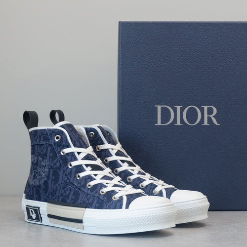Designer Sneakers Shoes – Lifestyle Sneakers, Latest Sneakers