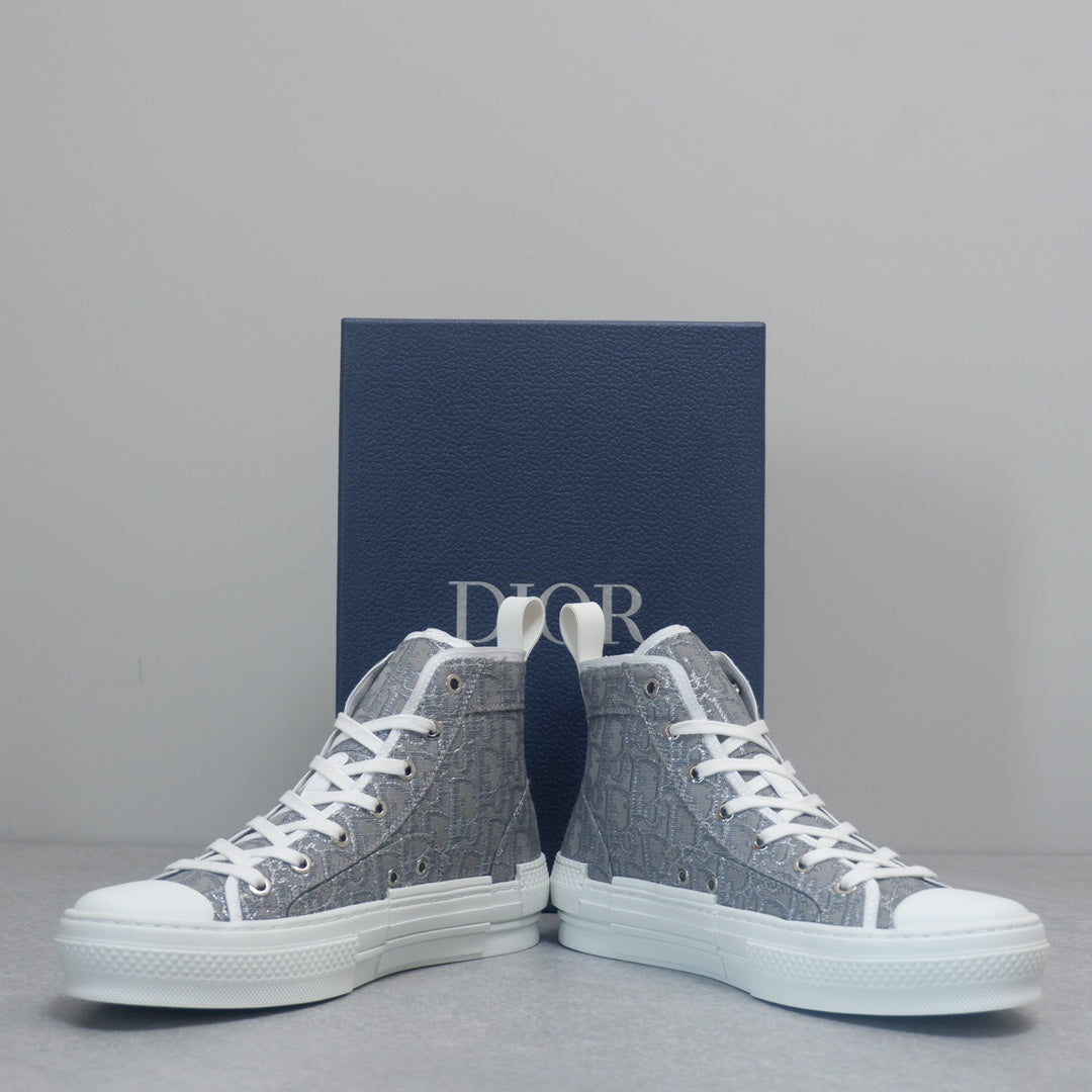 Designer Sneakers Shoes – Lifestyle Sneakers, Latest Sneakers