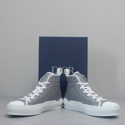 Designer Sneakers Shoes – Lifestyle Sneakers, Latest Sneakers
