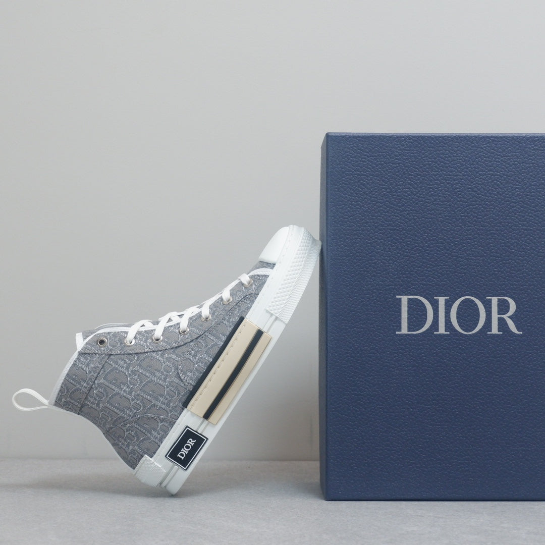 Designer Sneakers Shoes – Lifestyle Sneakers, Latest Sneakers
