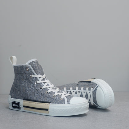 Designer Sneakers Shoes – Lifestyle Sneakers, Latest Sneakers