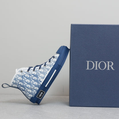 Designer Sneakers Shoes – Lifestyle Sneakers, Latest Sneakers