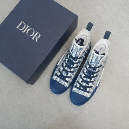 Designer Sneakers Shoes – Lifestyle Sneakers, Latest Sneakers