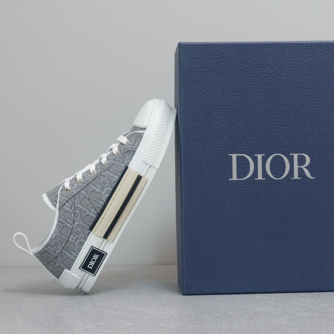 Designer Sneakers Shoes – Lifestyle Sneakers, Latest Sneakers