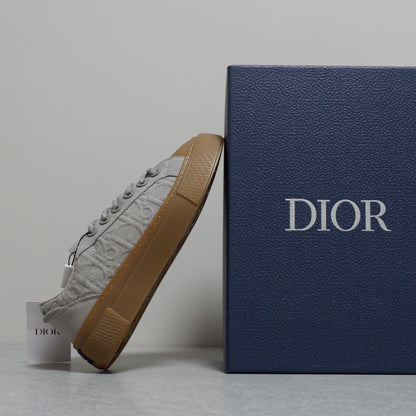 Designer Sneakers Shoes – Lifestyle Sneakers, Latest Sneakers