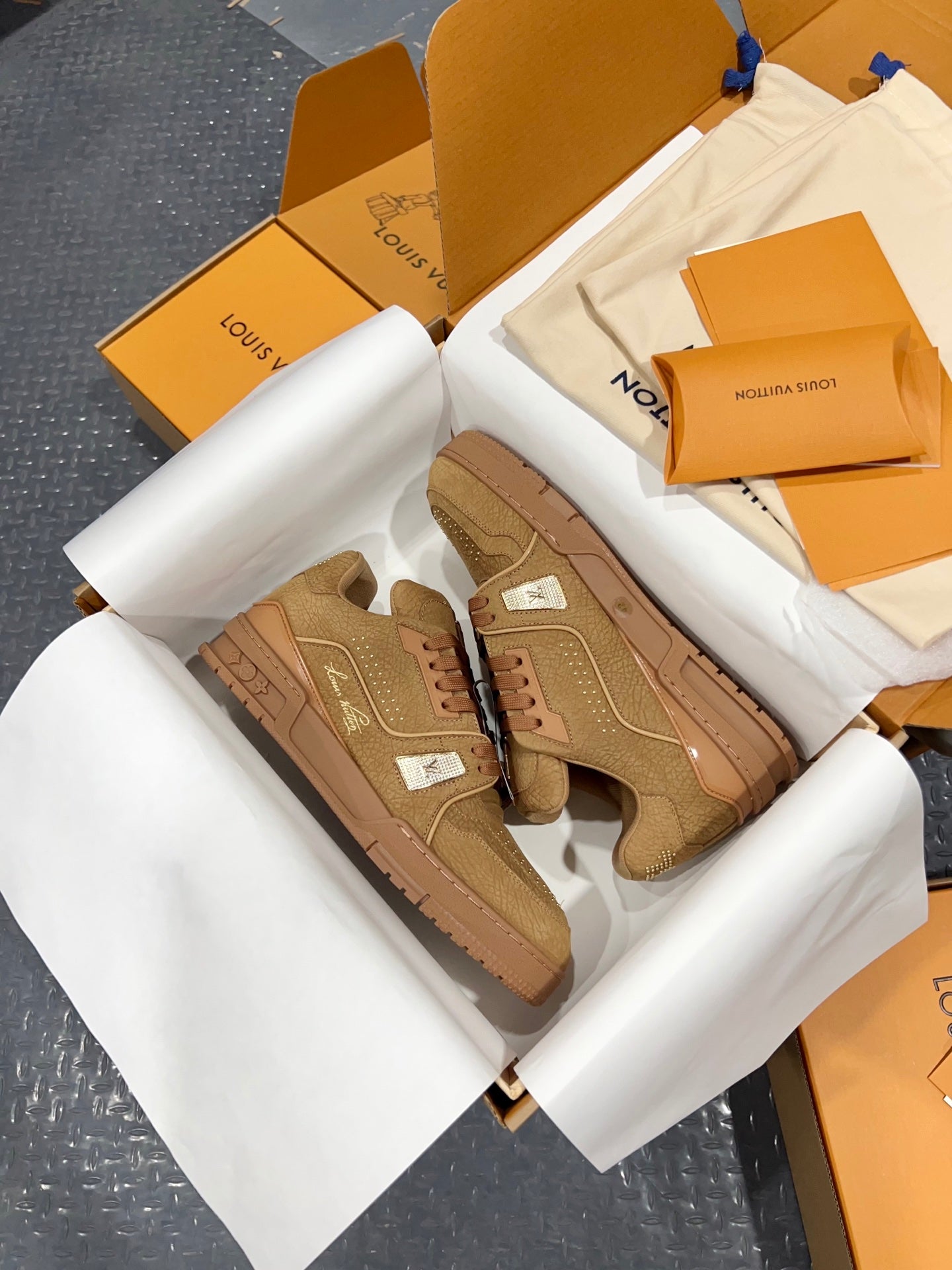 Designer Sneakers Shoes – Sneakers Shoes, Lifestyle Running Shoes, Latest Sneaker