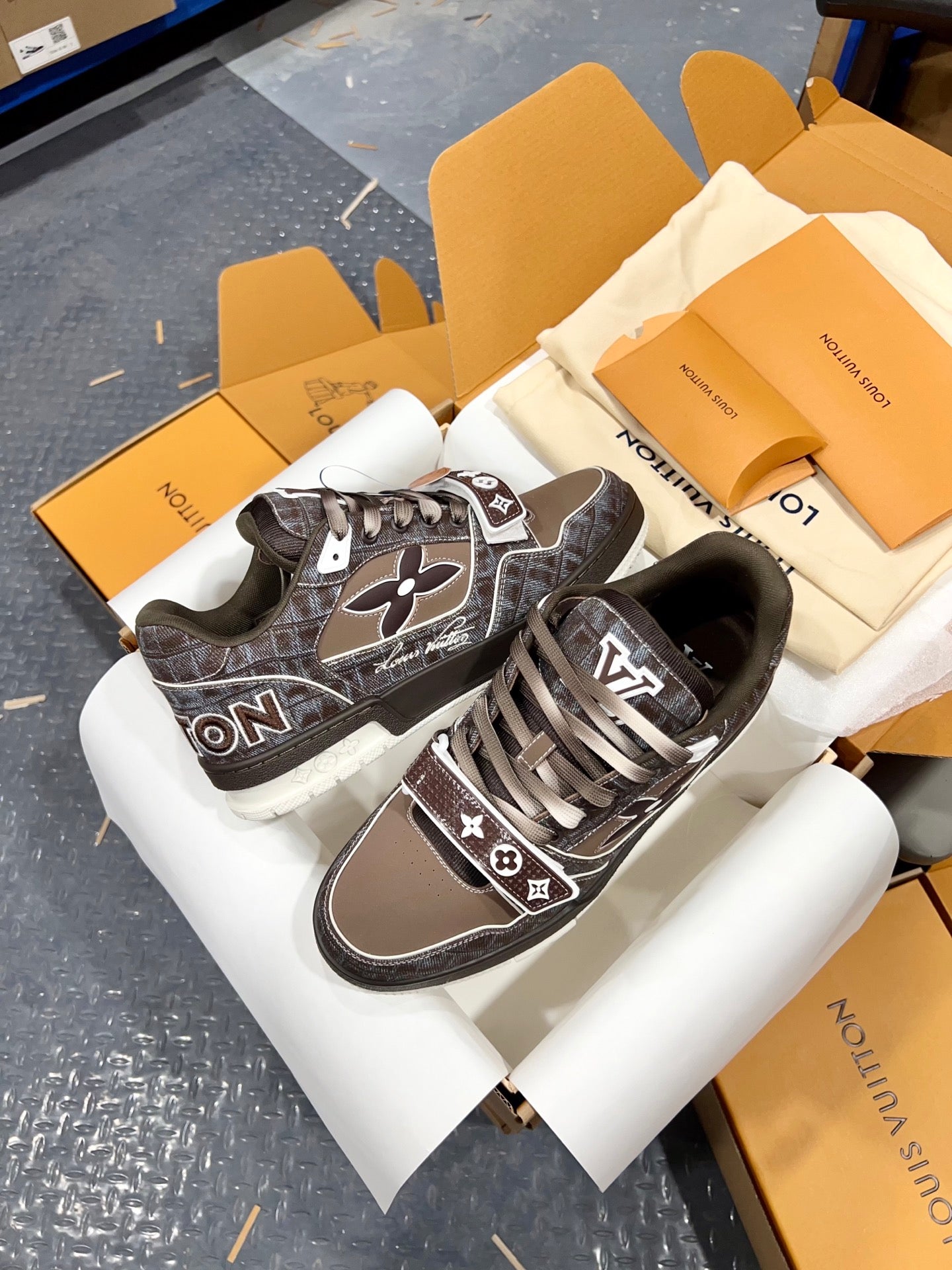 Designer Sneakers Shoes – Sneakers Shoes, Lifestyle Running Shoes, Latest Sneaker