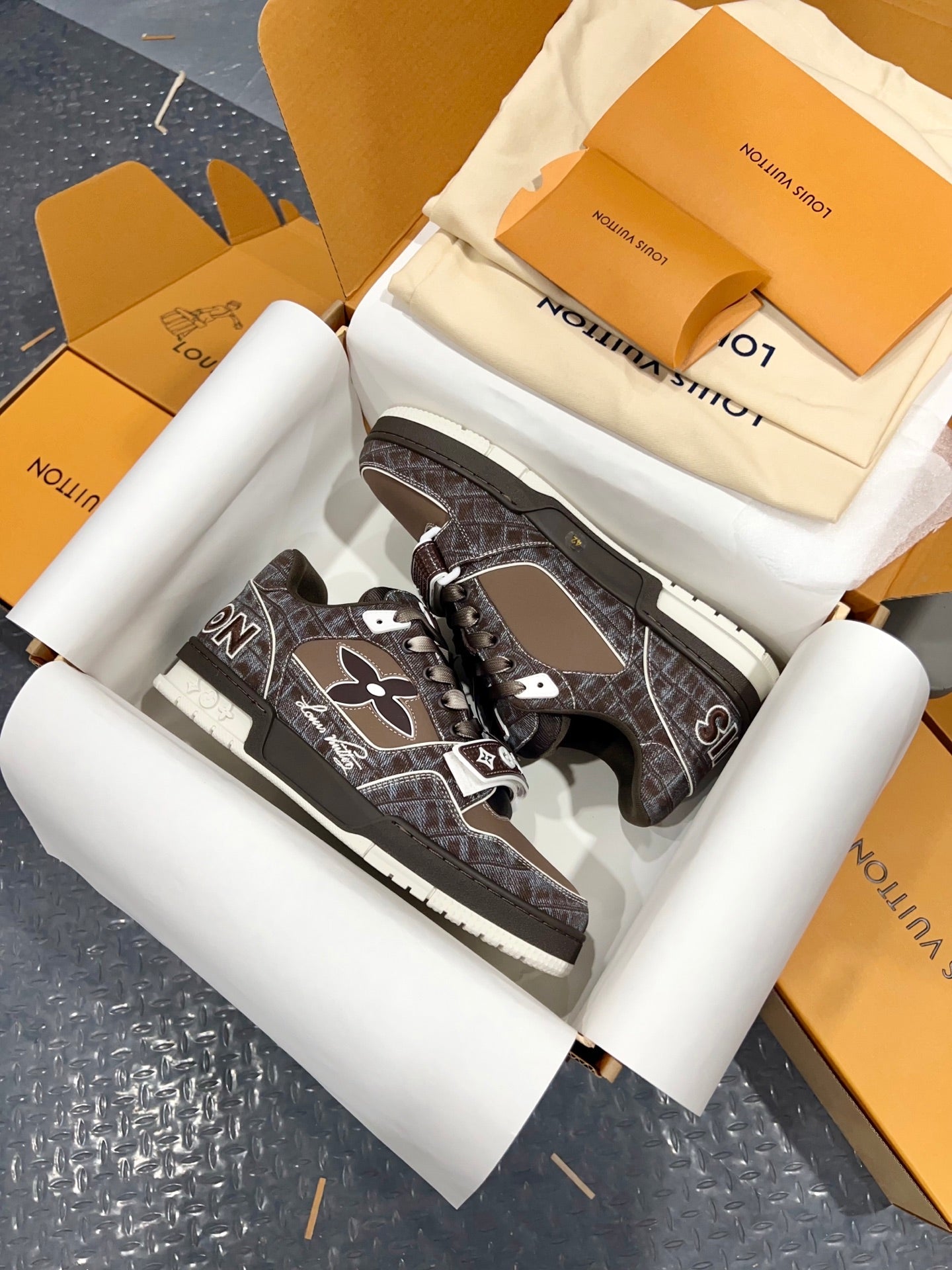 Designer Sneakers Shoes – Sneakers Shoes, Lifestyle Running Shoes, Latest Sneaker